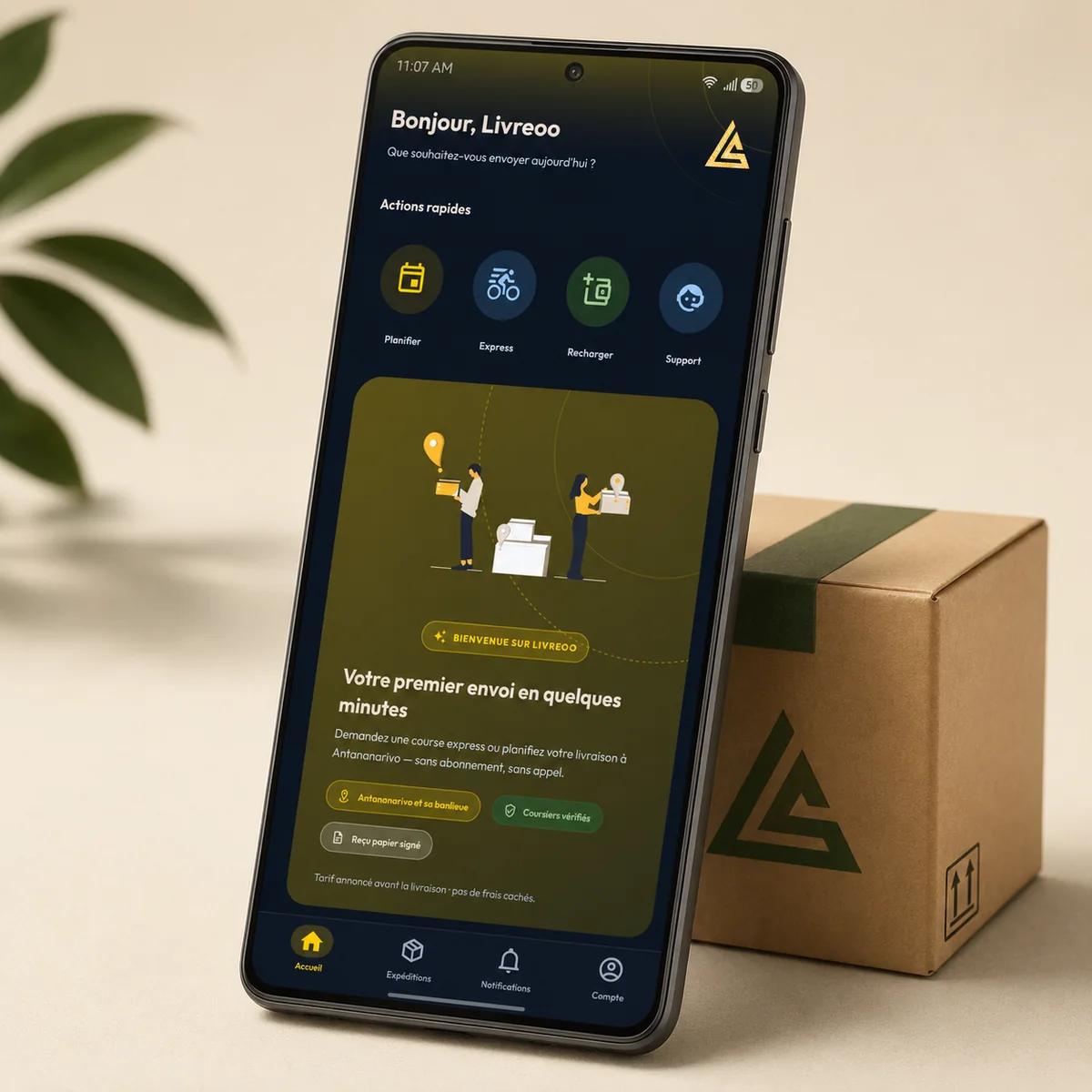 Application Livreoo affichée sur un smartphone à côté d’un colis